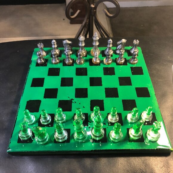 Resin Chess Set - Green and Black