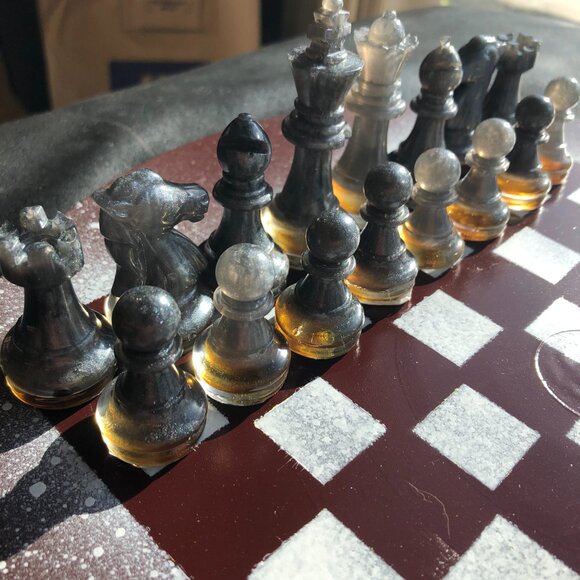 Vinyl Chess Set - Brown Mist