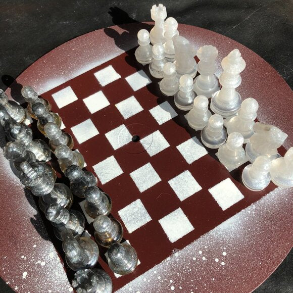 Vinyl Chess Set - Brown Mist