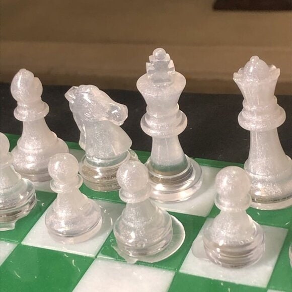 Handmade Resin Chess Set - Green/White