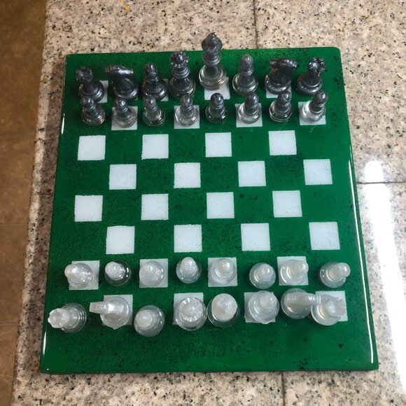 Resin Chess Set - Dark Green