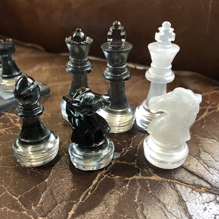 Handmade Resin Chess Set - Black/White