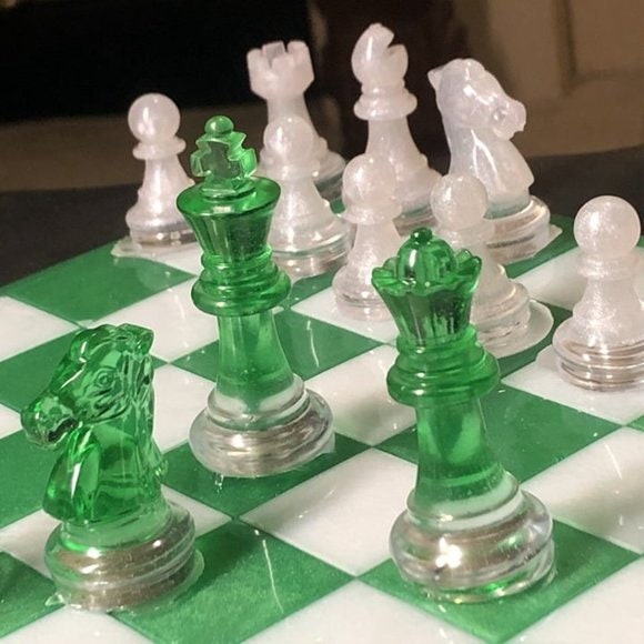 Handmade Resin Chess Set - Green/White