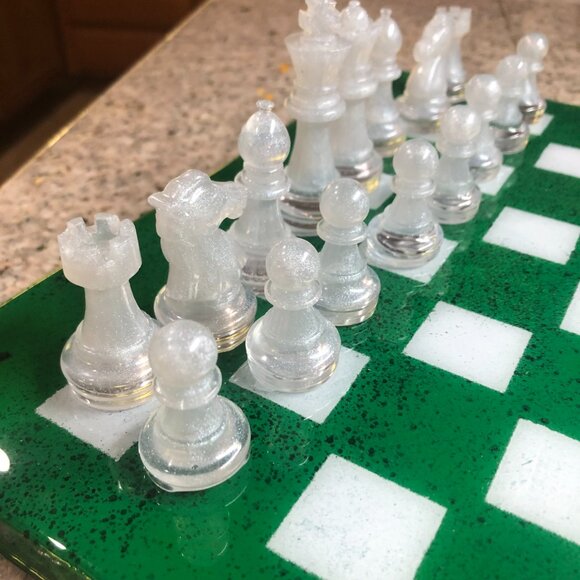 Resin Chess Set - Dark Green