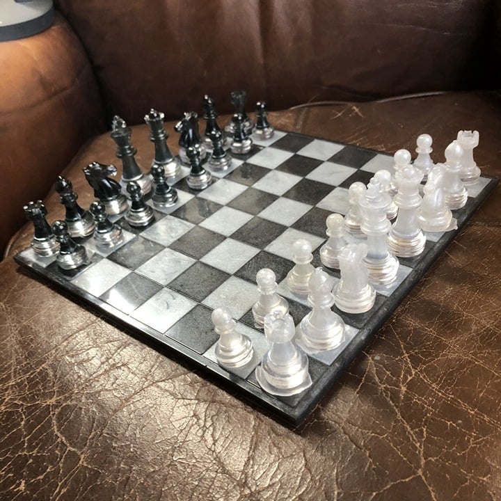 Handmade Resin Chess Set - Black/White