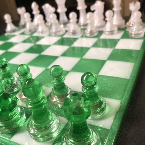 Handmade Resin Chess Set - Green/White